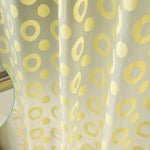 rideau douche moderne transparent cercles dorés métalliques blanc jaune clair salle bain decoration