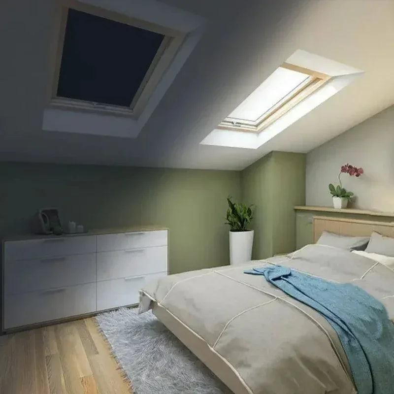 Rideau portable roulé pour montrer sa praticité en voyage