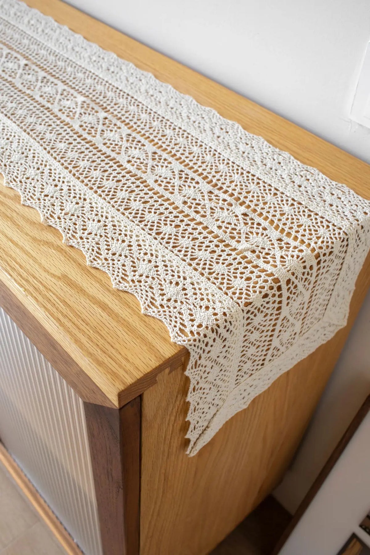 serviettes table dentelle fine blanches motifs floraux classiques maison