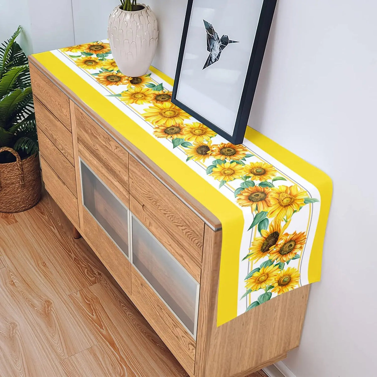 chaise table lin fleurs tournesol jaune motif floral décoration rustique maison festive