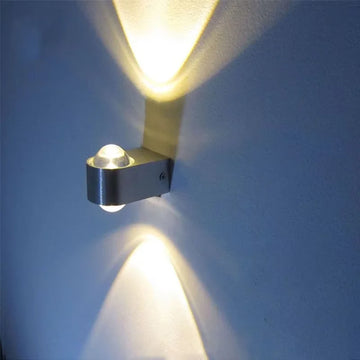 applique murale led moderne argenté finition brossée éclairage maison autonome minimaliste