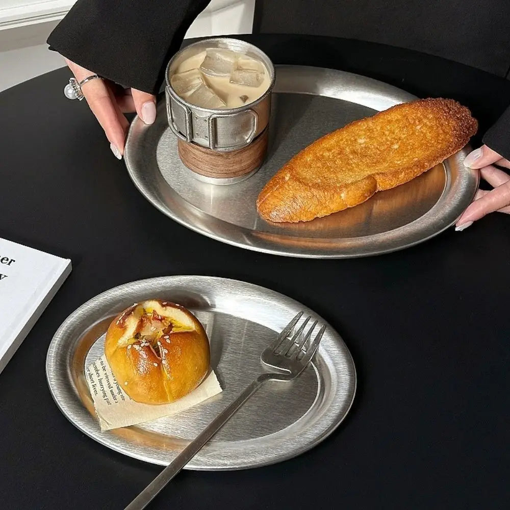 assiette ovale argentée moderne minimaliste lisse brossée rangement bijoux dîner