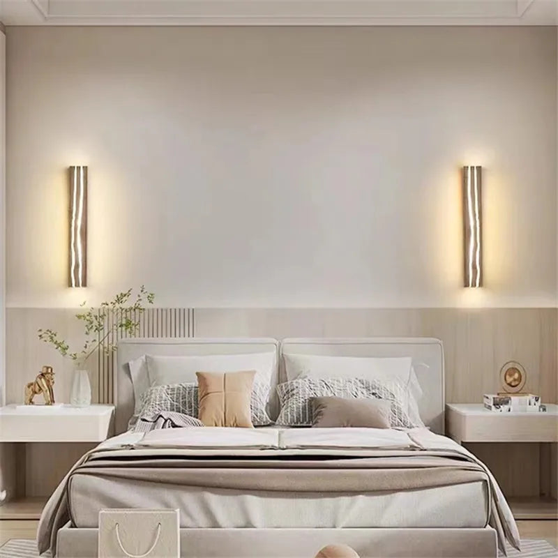 applique murale moderne bois doré ondulé fixée mur lumière blanc chaud