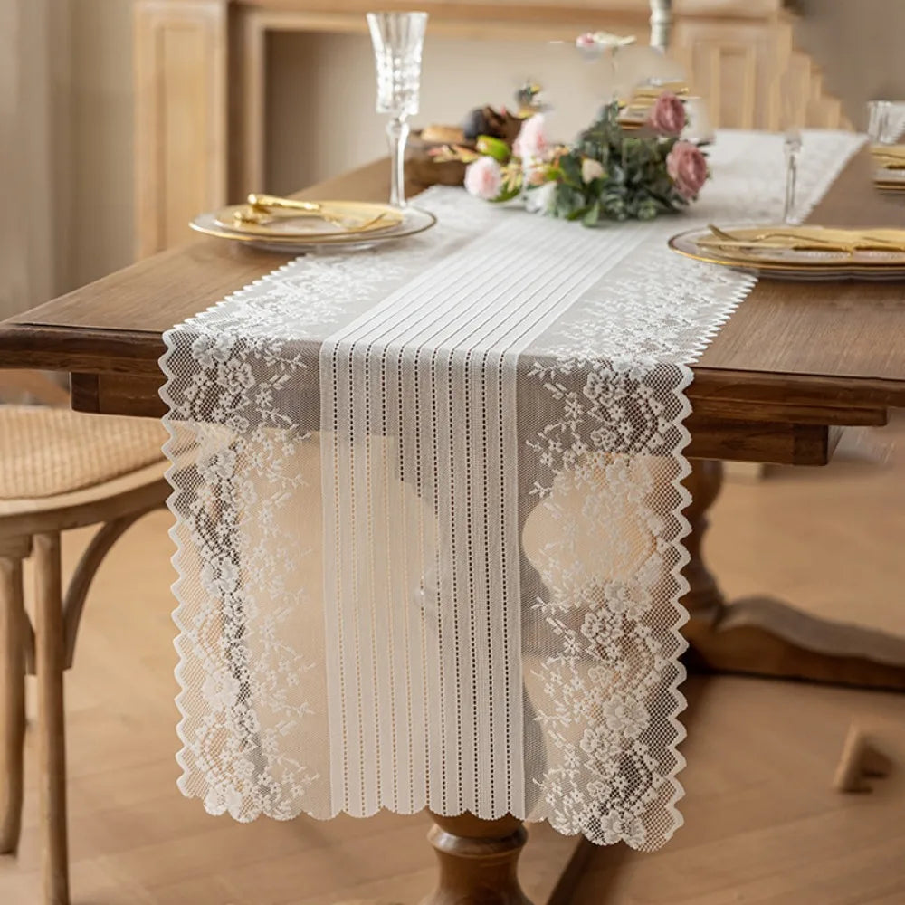 nappe table dentelle fine motifs floraux blanc classique élégante mariage fête automne geometrique PVC