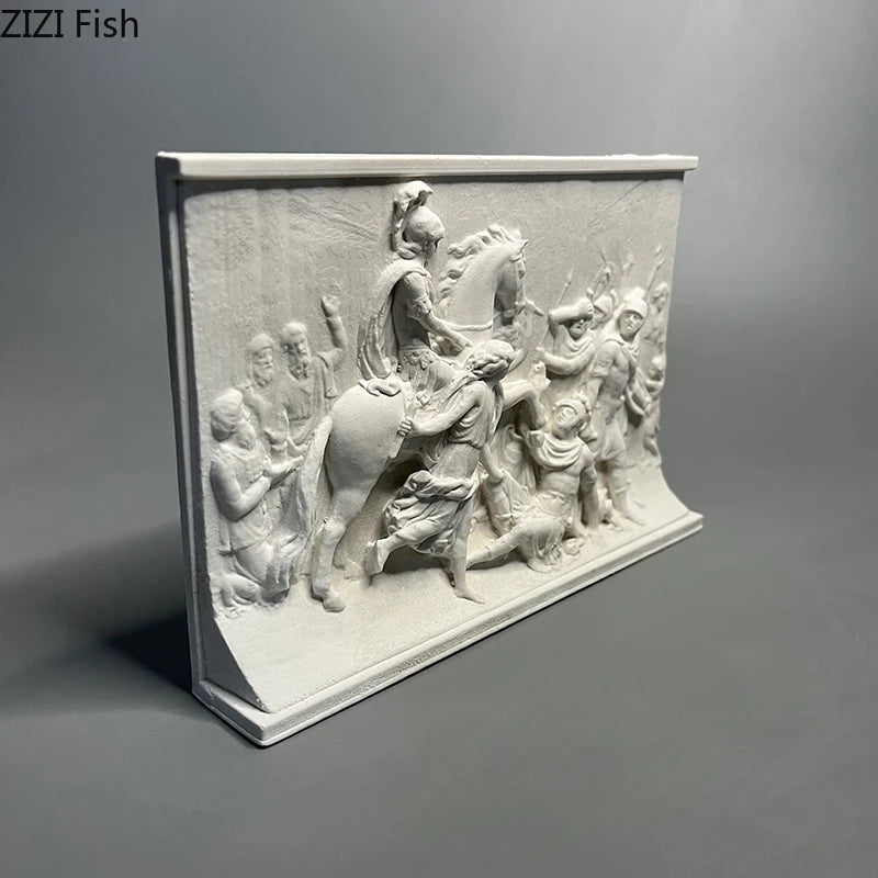 décoration murale bas relief blanc bataille romaine classique personnages cheval historique intérieur unique