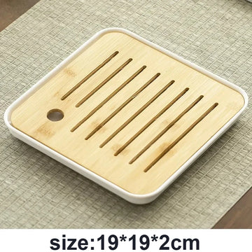plateau thé bois naturel gravure circulaire tasse théière serviette traditionnel minimaliste okolets opaques