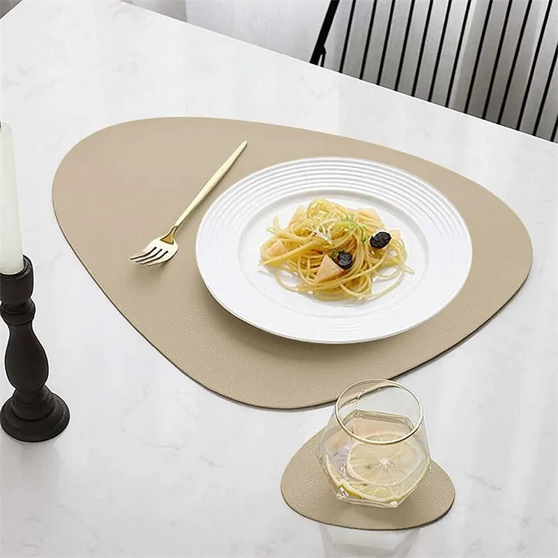 Set de table réversible en simili cuir bordeaux et jaune