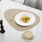 Set de table réversible en simili cuir bordeaux et jaune