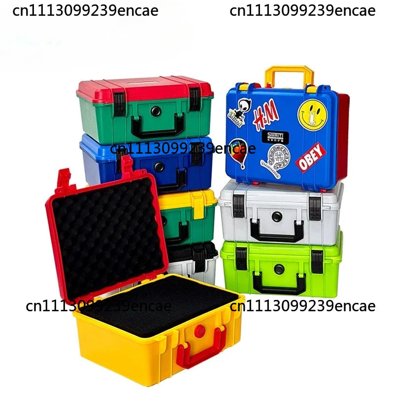 boîtes rangement réutilisables plastique rouge vert bleu jaune noir poignées intérieur mousse moderne robuste