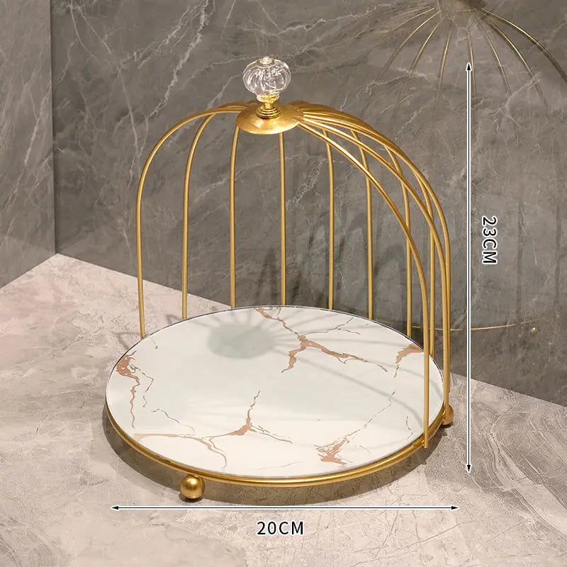 cage bijoux moderne or noir marbre élégante pinceau maquillage flacons cosmétiques diverse ornementalité respectueux