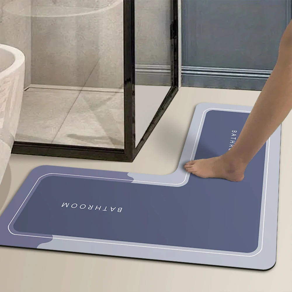 tapis antidérapant moderne minimaliste motif pieds salle bain bleu foncé gris blanc absorbant