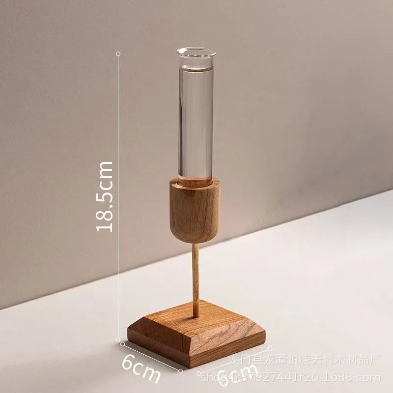 vase fleurs minimaliste bois clair verre transparent roses modernes lab