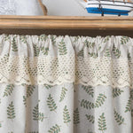 rideau fenêtre cuisine polyester feuilles vert olive fond beige classique bordure ajourée blanc opacité
