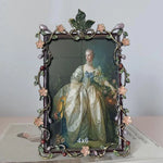 Cadre photo européen style floral sur fond blanc