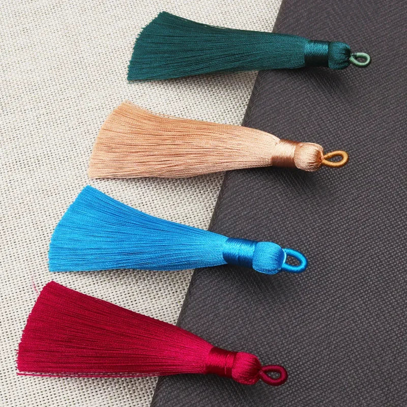lot dix pompons soyeux anneau métallique décoration rideau couture bijoux artisanat
