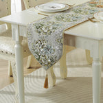 chemin table floral ornements tissu décoratif couleurs variées classique table manger