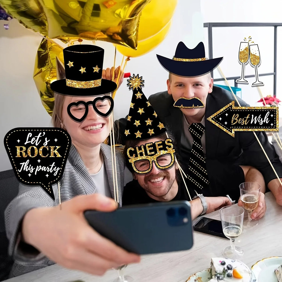 accessoires photo fête anniversaire chapeaux lunettes masques pancartes étoiles strass doré noir festif
