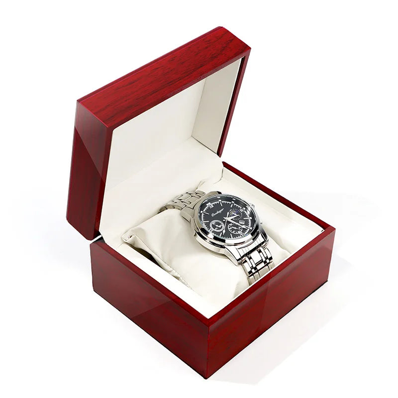 boîtes montres bois rouge foncé noir élégantes velours beige verre transparent cadenas dorés 10