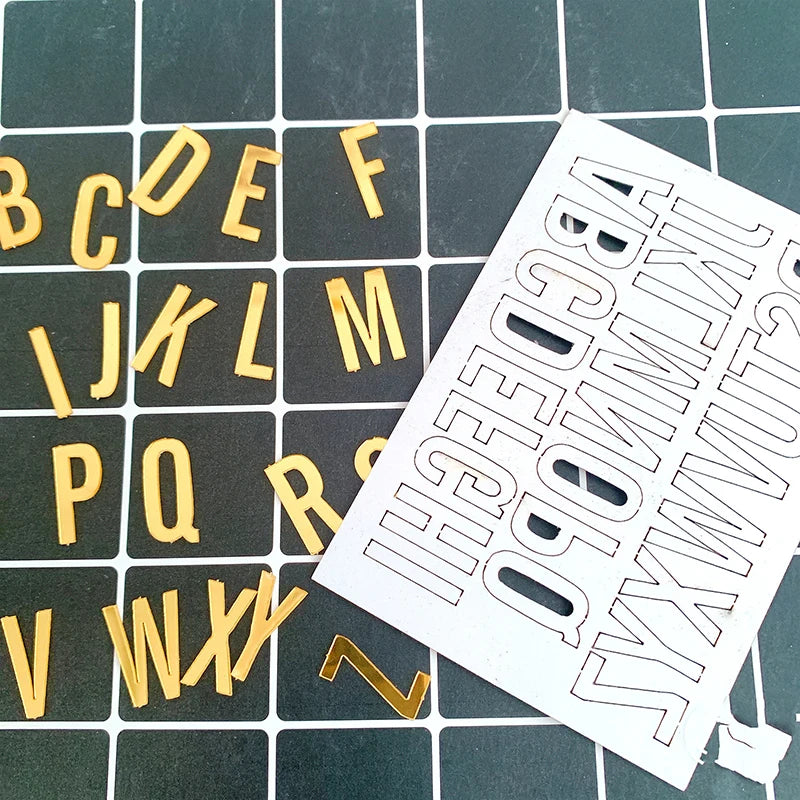 lettres alphabet or relief pochoir decoratif artisanal alphabet anniversaire mariage remise diplomes festif doré
