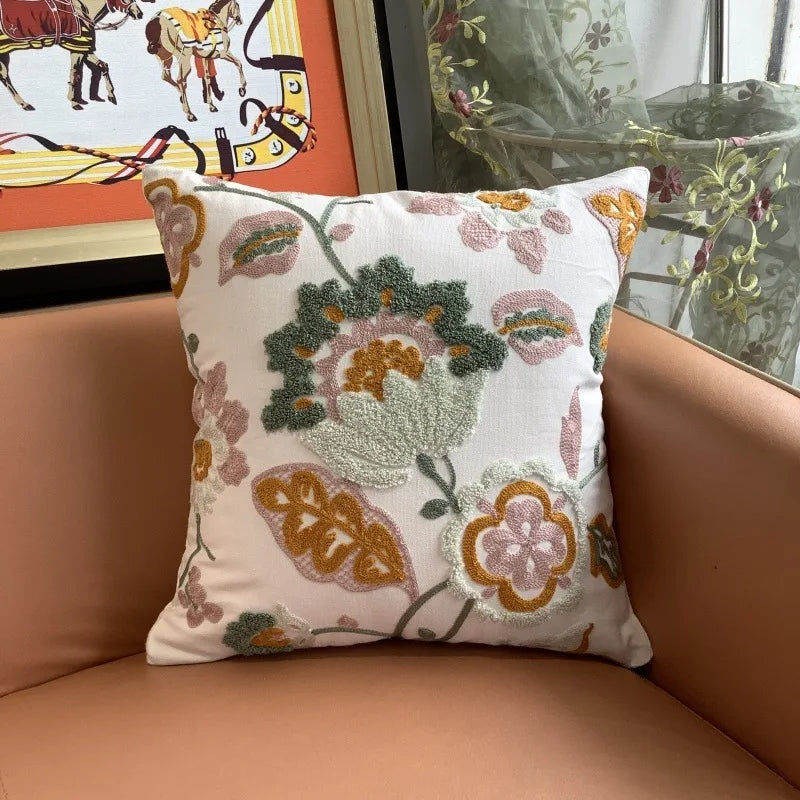 coussin décoratif brodé motifs floraux multicolore moderne maison canapé