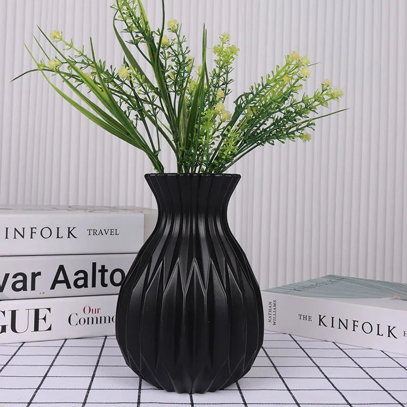 vase décoratif moderne blanc noir gris rouge vert rayures verticales opacité