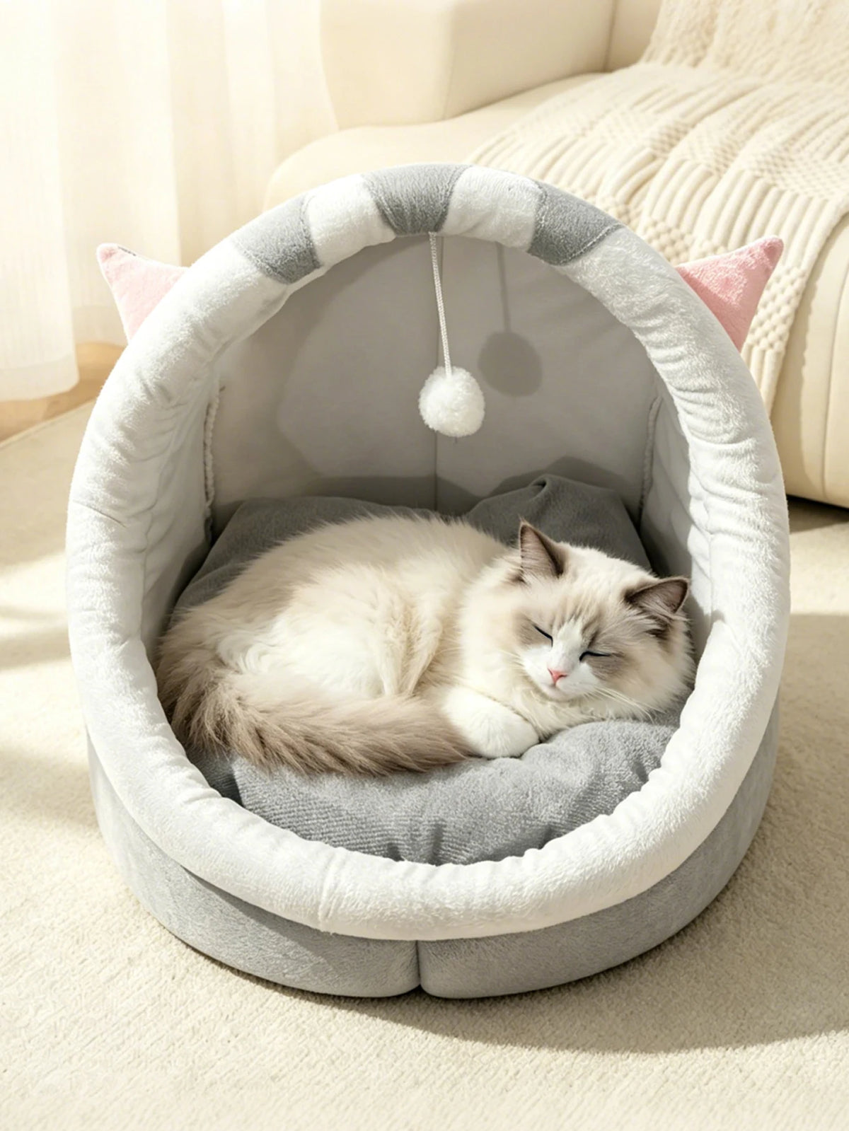 lit chat doux gris beige rose peluche balle jouet base antiderapante confortable sécuritaire