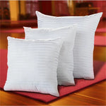 coussins carrés blancs rayures horizontales fibre polyester coton lavable maison adultes