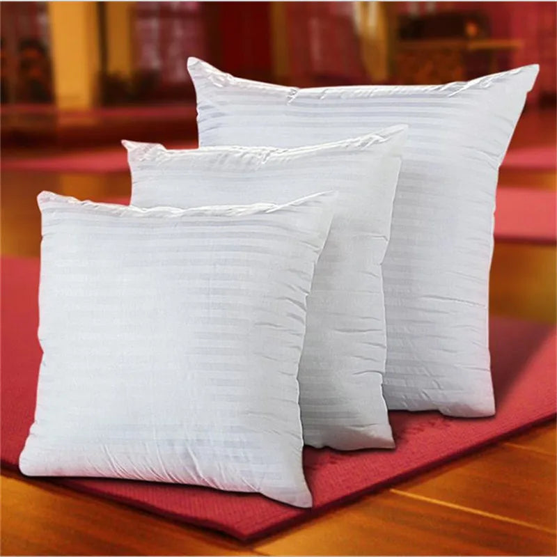 coussins carrés blancs rayures horizontales fibre polyester coton lavable maison adultes