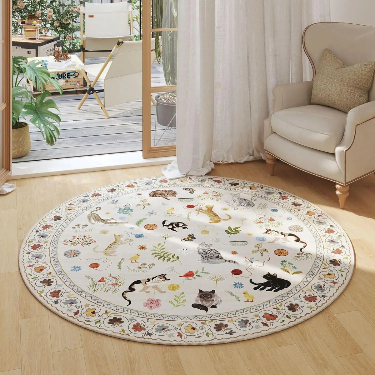 tapis rond chats fleurs blanc rose bleu bordure ornée salon chambre décoration moderne