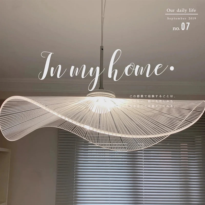 lampe suspendue contemporaine blanc ligne radiale minimaliste chambre salon étude