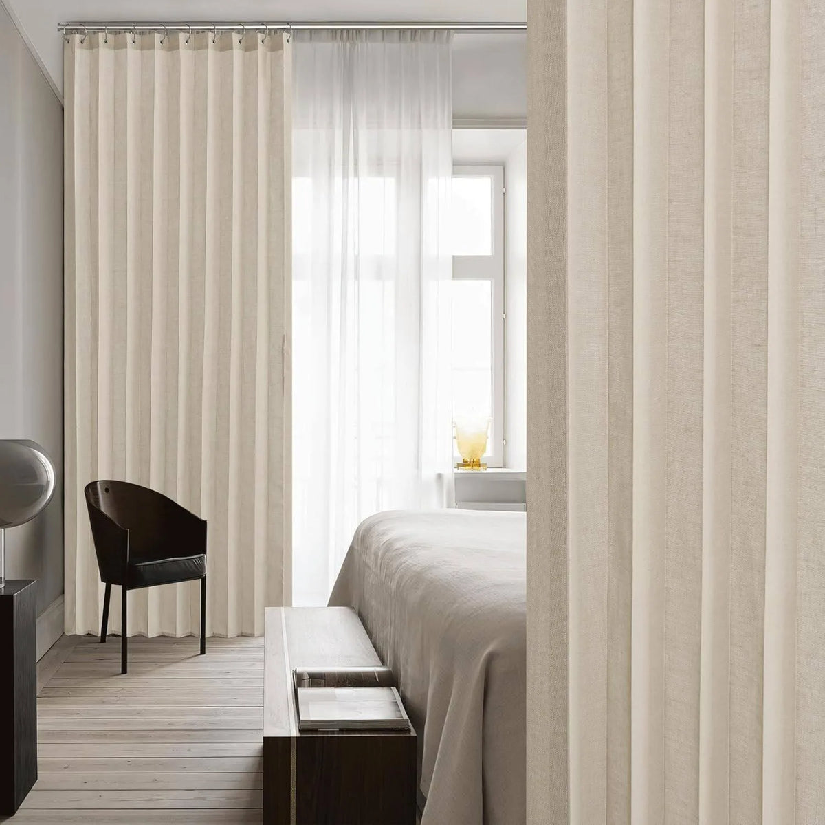 rideau plissé beige clair texture lin opacité moderne fenêtre courbe autocollant
