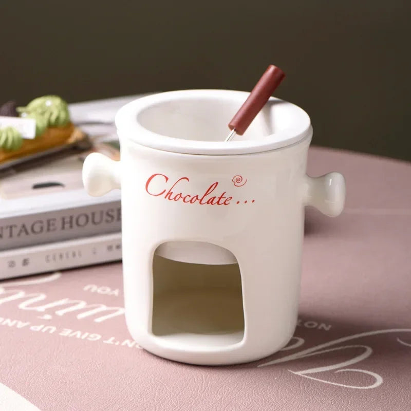 bouilloire chocolat céramique moderne cuillère bois bougie rouge noir blanc