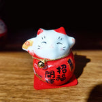 dolls japonaises traditionnelles artisanales couleurs vives yeux sourire symboles chinois ornement maison