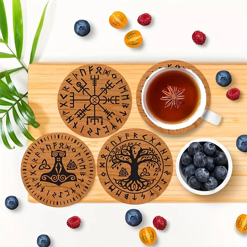coasters bois marron clair symboles runiques arbre vie martelage nordique traditionnel decoration maison