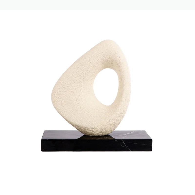 sculpture moderne blanc crème texture granuleuse décoration intérieure résine imitation pierre base marbrée
