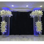 colonne décorative moderne élégante dorée blanche fleurs artificielles mariage décoration scène intérieure