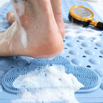 tapis bain moderne bleu clair perforations nuages relief anti dérapage salle bain suction cups