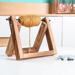 support rangement laine bois rustique multicolore tricot artisanal fixations métalliques aiguilles pelotes étiquettes cadeaux