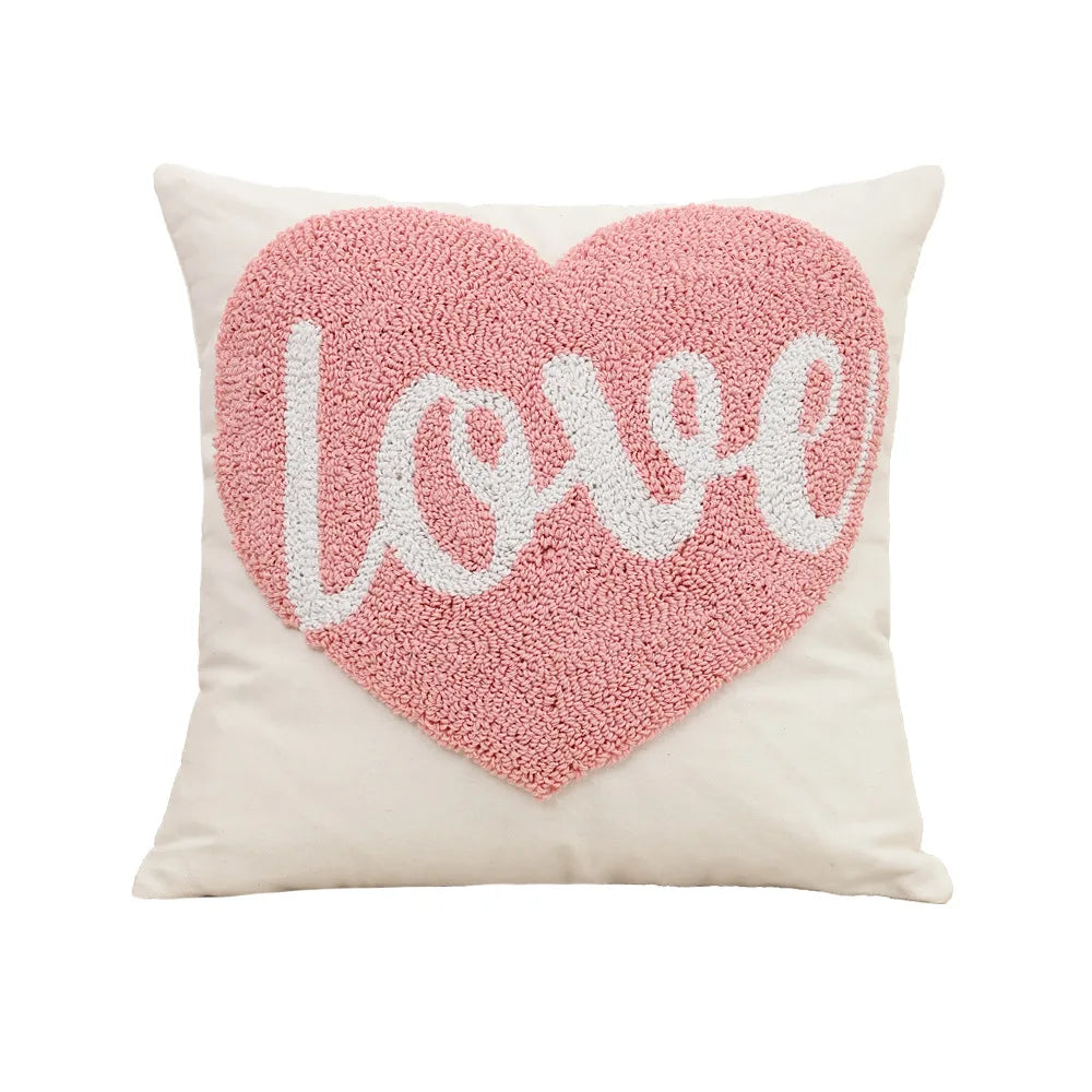 housse coussin brodée velours coton motif cœur relief rose décoration maison valentin 45x45cm