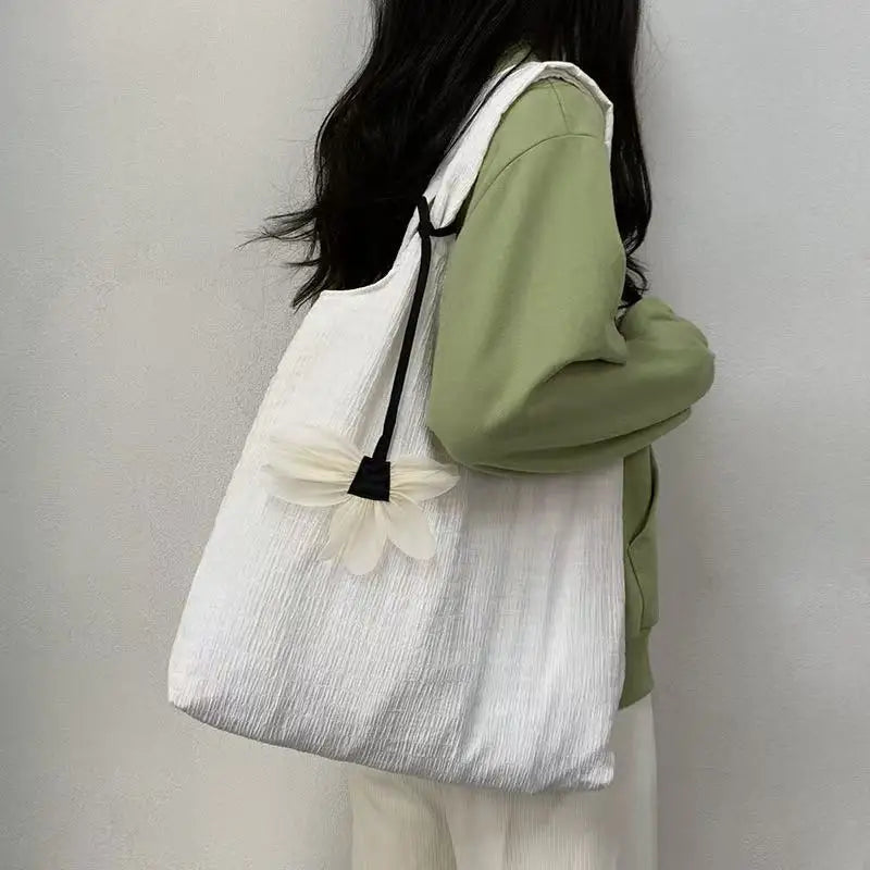 sac bandoulière femme toile fleurs blanches noir blanc vert rose violet casual fourre tout