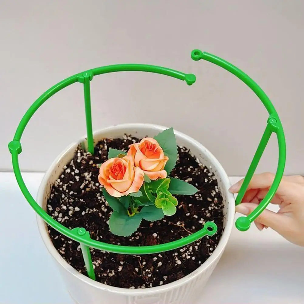 supports plantes grimpantes treillis fleurs pot vert modernes minimalistes transparents assemblage emboîtant arches horizontales
