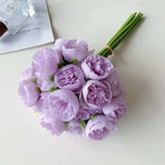 décoration intérieure moderne bouquet fleurs artificielles rose clair blanc violet