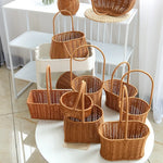 panier tressé marron clair réutilisable multiple uses fleurs artificielles anneaux métalliques traditionnel rangement maison
