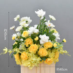 décoration florale artificielle mariage extérieur roses jaunes blanches hortensias verts