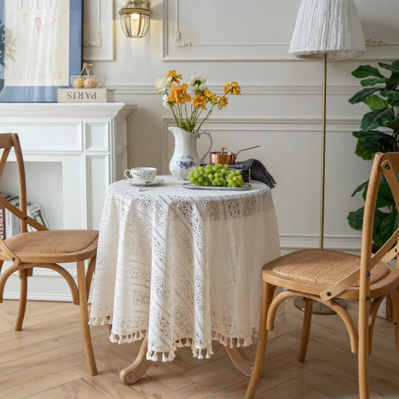 nappe table dentelle fine boho chic motifs floraux beige clair extérieur mariage printemps été