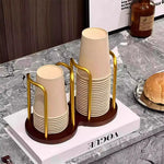 porte verres moderne élégants dorés transparents contenant verres carton beige