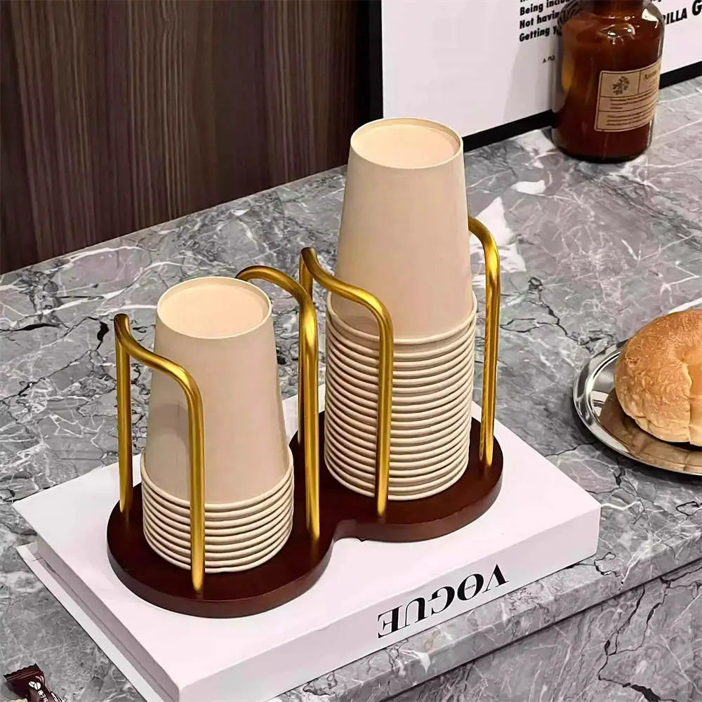 porte verres moderne élégants dorés transparents contenant verres carton beige