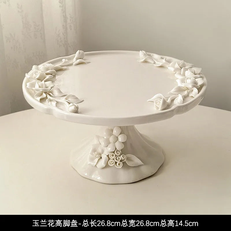 vase decoratif blanc roses relief porcelaine classique tasse bol plat boite rond coeur carreeDecoration