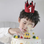 couronne anniversaire enfant rouge numéros blancs oreilles noires festive décoration ruban festif