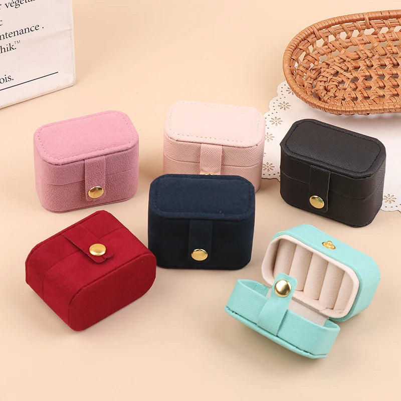 boîtes bijoux velours rose bleu noir rouge boutons pression classiques anneaux porte bijoux organizer